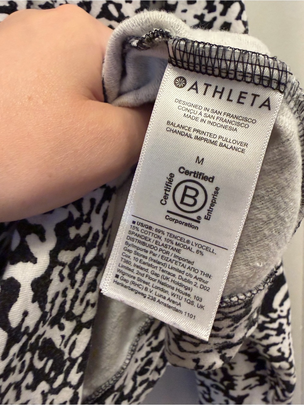 Athleta Animal Print Tencel Long Sleeve Top Women's Medium Black White Relaxed - Picture 6 of 7